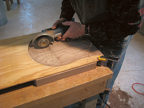 Shaping seat with a grinder