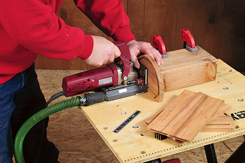 Joining box with a biscuit joiner