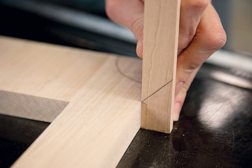 Marking molding using frame as a guide