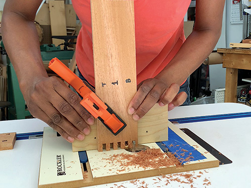 Using box joint jig to route planter box joinery