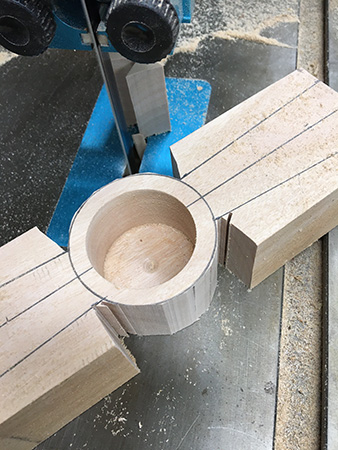 Band sawing shape of tea strainer