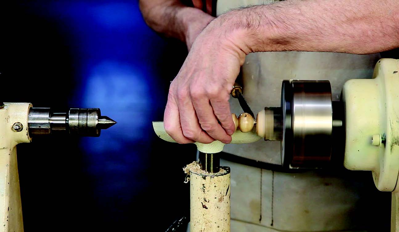 Mounting whistle blank in lathe