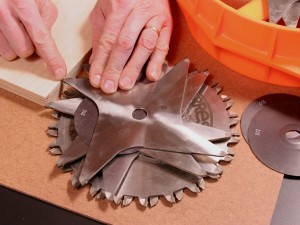 WW STACKING DADO BLADES Stack your blades and shims next to the workpiece you intend to fit in the dado. Use your finger will tell you when the combination is right for the workpiece.