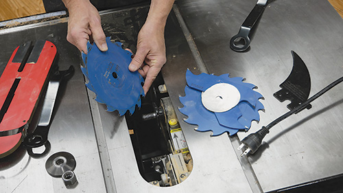 Showing layout of miter fold dado set