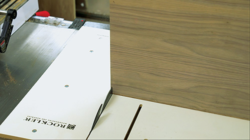 Sawing corner notches for vertical panel