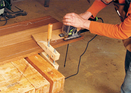 Making fine cuts on chair parts with jigsaw