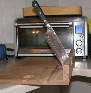 n322TWBreadBoardWithKnife