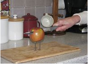 n322TWCuttingBoardWithNails