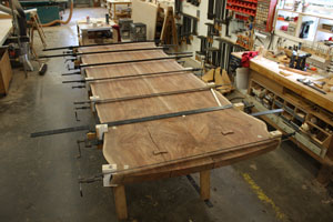 n329TWClaroTableClampedUp