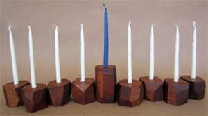 n345TWModernMenorah1