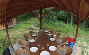 n359TWButterflyTableSetWithWineGlasses