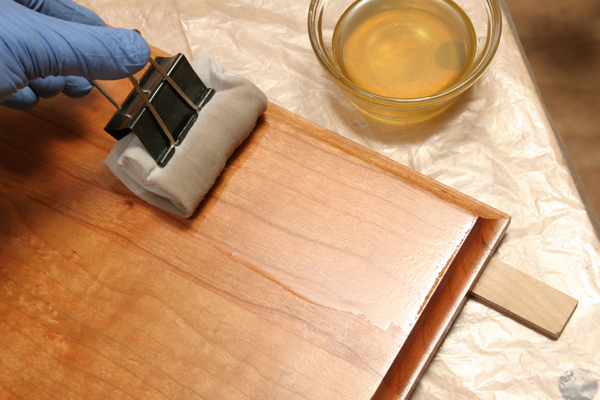 poly-clip3 There's no cheaper brush for poly than an old tee shirt and a binder clip.